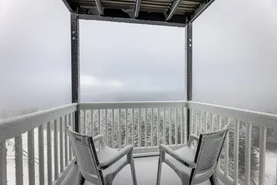 Image de Snowshoe Ski-In/Ski-Out Steps to Ballhooter Lift Mountain Lodge Condo