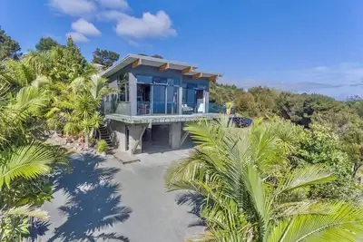 Image de Tirohanga - Beach house @ Cable Bay