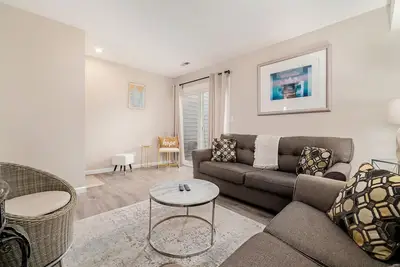 Image de Beautiful Townhome near Ku and downtown
