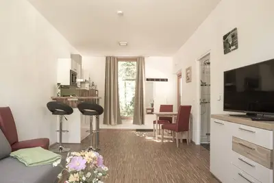 Image de Cozy vacation apartment \"Gaisberg\" (45 sqm) in the idyllic wine-growing community of StraĂź