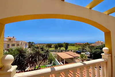 Image de 2 bedroom Penthouse Apartment on the Golf