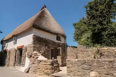 Image de The Old Cider Barn, pet friendly, with a garden in Hope Cove