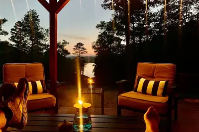 Image de Lakefront Cabin in Ozark Mountains with Hot Tub amazing views & sunsets - Remote