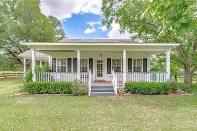 Image de Peaceful Farm Cottage Centrally Located