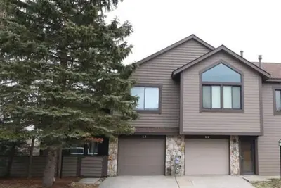 Image de Seven Springs Townhome w/ Pool, Private Hot Tub & Ping Pong Table