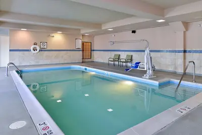 Image de Relaxing Retreat in Stafford! Shared Indoor Pool + Free Breakfast