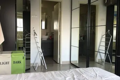 Image de Luxury 1800 sq feet condo high floor facing Kl skyline