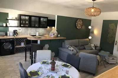 Image de BedinReims Superbe 70m² 2chb +free park/wifi Ideal 2 adultes et 3 enfants