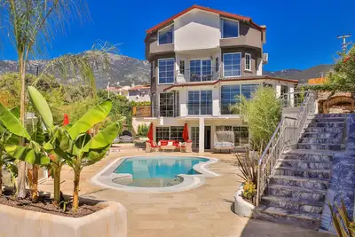 Image de Villa Black Marlin 5 Star Luxury Heated Pool wifi Bbq