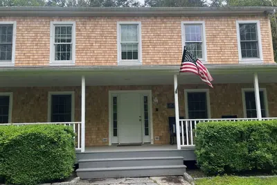 Image de Best Town! PoshPadsCT \"Tunnel\" 4-Br Heated Spa-Pool, Bike, Hiking, Nyc 1. 5 Hrs