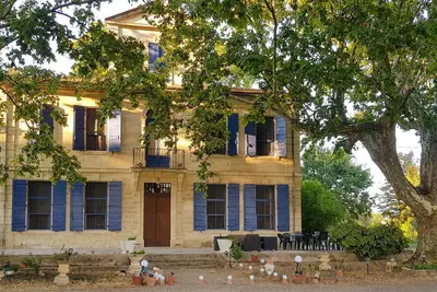 Image de Maison cosy de 2 chambres à Avignon
