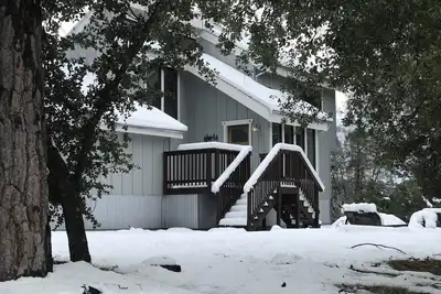 Image de Vista Chalet-Yosemite and Bass Lake getaway with Tesla charger