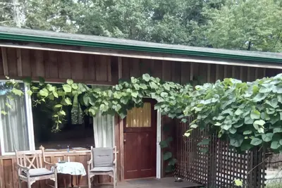 Image de Rural setting, semi- detached suite, amenities close by