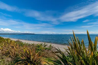 Image de Chalet Mahuta - Five Mile Bay Holiday Home
