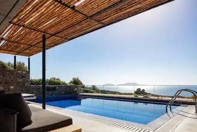 Image de Luxe Coastal Escape with Sea Views - Private Heated Pool, Close to Agios Pavlos Beach!