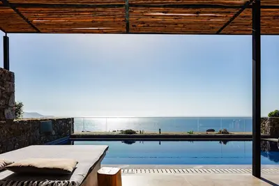 Image de Luxe Coastal Escape with Sea Views - Private Pool, Close to Agios Pavlos Beach!
