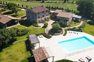 Image de Fantastic Tuscan Villa, heated Pool large party room and professional kitchen.