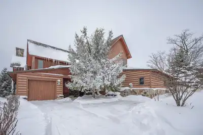 Image de Dog Friendly Mountain Retreat w/ Hot Tub & Views