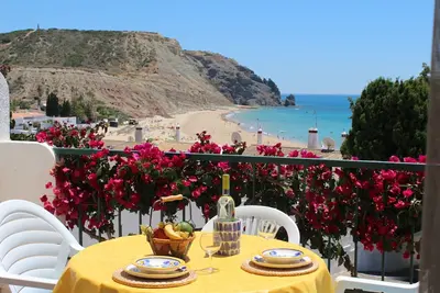 Image de Casazul - Apartment with fantastic sea views, right on the beach and close to town