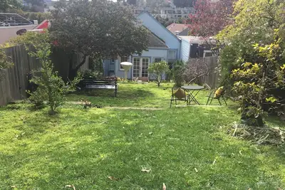 Image de Farmhouse Victorian with Spacious Backyard