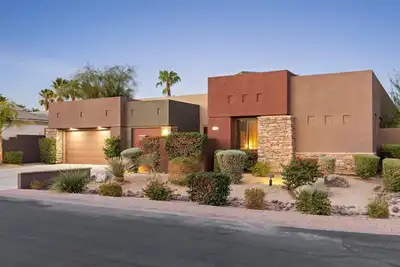 Image de El Dorado, A Contemporary Home in a Gated Community