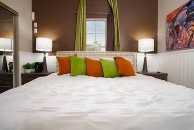 Image de Temp Home• King Bed• WiFi• Jackson St-Hwy 165• W/D