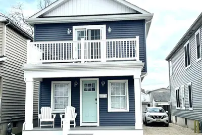 Image de Renovated Beach House w/Spacious Yard