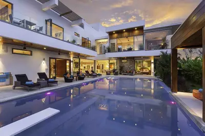 Image de 5br Villa White Skies, Sleep 10, Breakfast, Staff