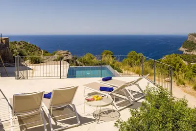 Image de Sea view Villa with pool 360 degree view of the entire port of Soller, open sea