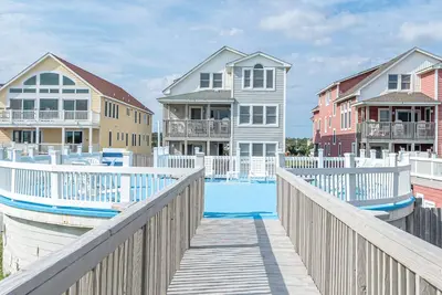 Image de K1299 Blue Crush. Oceanfront, Ocean Views, Private Pool, Elevator, Pets Ok!