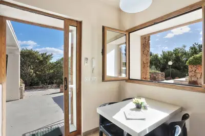 La Perugina: Modern Apartment with Garden, 500m from the Beach