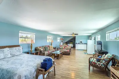 Image de Brand New! Downtown Loft, Central Location Walking Distance to Beach and Bay!