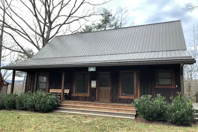 Image de The Pill Box is the perfect getaway next to the Cowpasture River