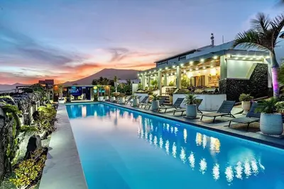 Image de Exclusive \"Supervilla\" with luxurious facilities for your holiday or event!