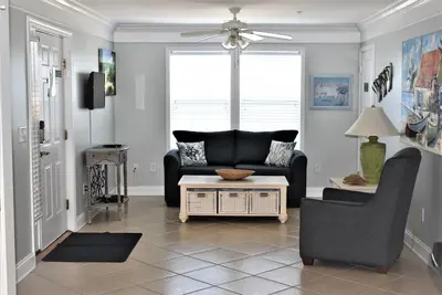 Image de Spacious & Perfect Place To Vacation At The Beach!