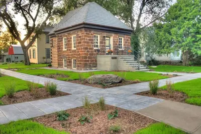 Image de Stenhuset: Stunning Historic \"1877 Stone House\"