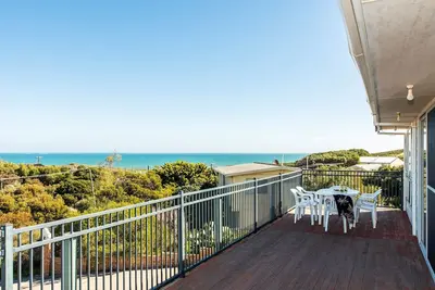 Image de Ninettas View - Budget beachside accommodation