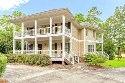 Image de 4 Bedroom 4. 5 Baths, Sleeps 8 on course #5