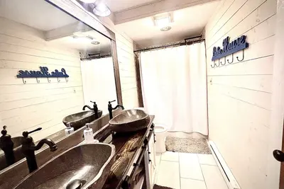 Image de Big Boulder Lake & Ski- lake access available- updated unit!