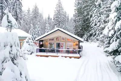 Image de Mountain Vibes, Starry Skies, Fireside Chats at Woodland Bungalo