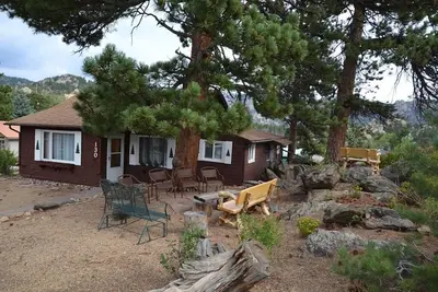 Image de Bear Pause Cottage - 3 bedroom home - walk to town
