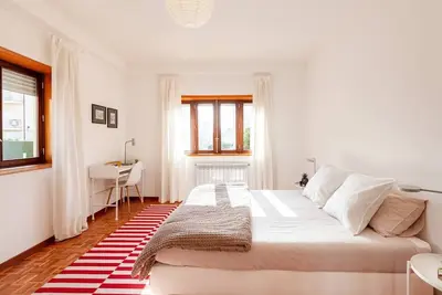 Image de Casa com 3 Quartos, Central em Chaves