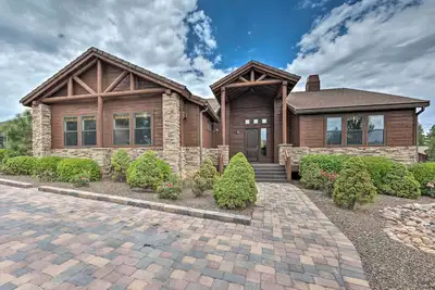 Image de Torreon Townhome w/ Balcony: Hike, Fish & Unwind!