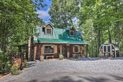 Image de Mtn-View Cabin w/ Hot Tub in Sevierville!