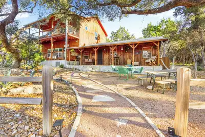 Image de Frontier Ranch Retreat | Private Escape with two cabins and a Hot Tub