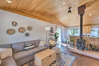 Image de 1 Mi to Hiking: Chic Show Low Escape w/ Fire Pit!