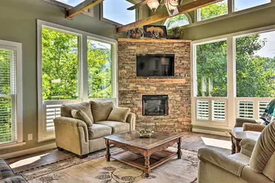 Image de Renovated Home w/ Private Dock on Watauga Lake