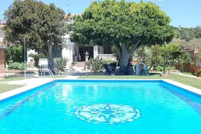 Image de Magnificent villa with private pool 100 meters from the beach.