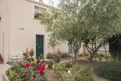 Image de Gîte Confortable entre Nantes et la Mer avec Parking Sécurisé et Coin Détente Privé