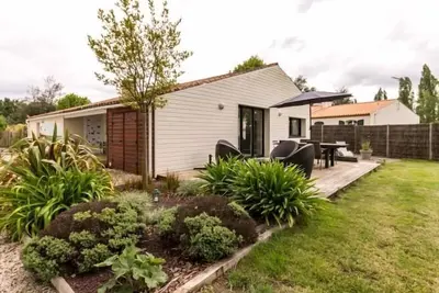 Image de Gîte paisible avec grand jardin près du lac, ping-pong, vélo, climatisation, proche de Nantes et plages